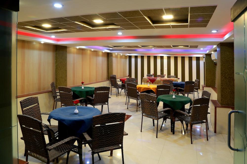 Hotel Royal Palm - A Budget Hotel In Udaipur Exteriör bild