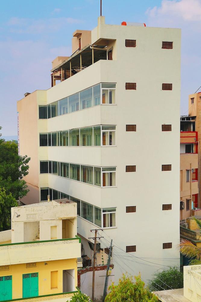 Hotel Royal Palm - A Budget Hotel In Udaipur Exteriör bild