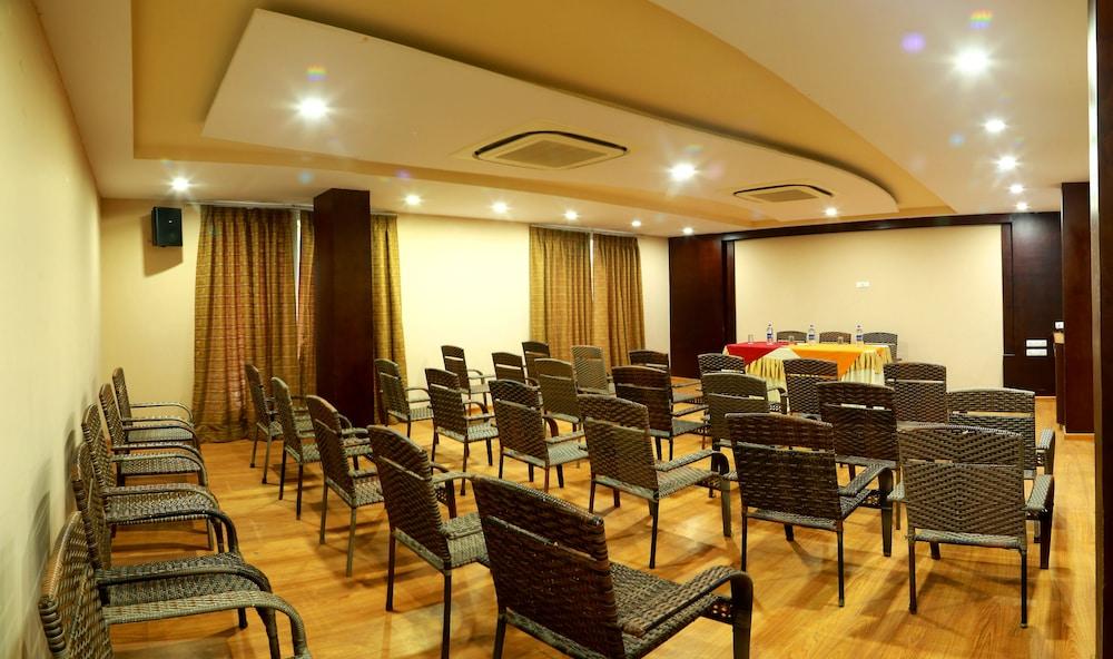 Hotel Royal Palm - A Budget Hotel In Udaipur Exteriör bild
