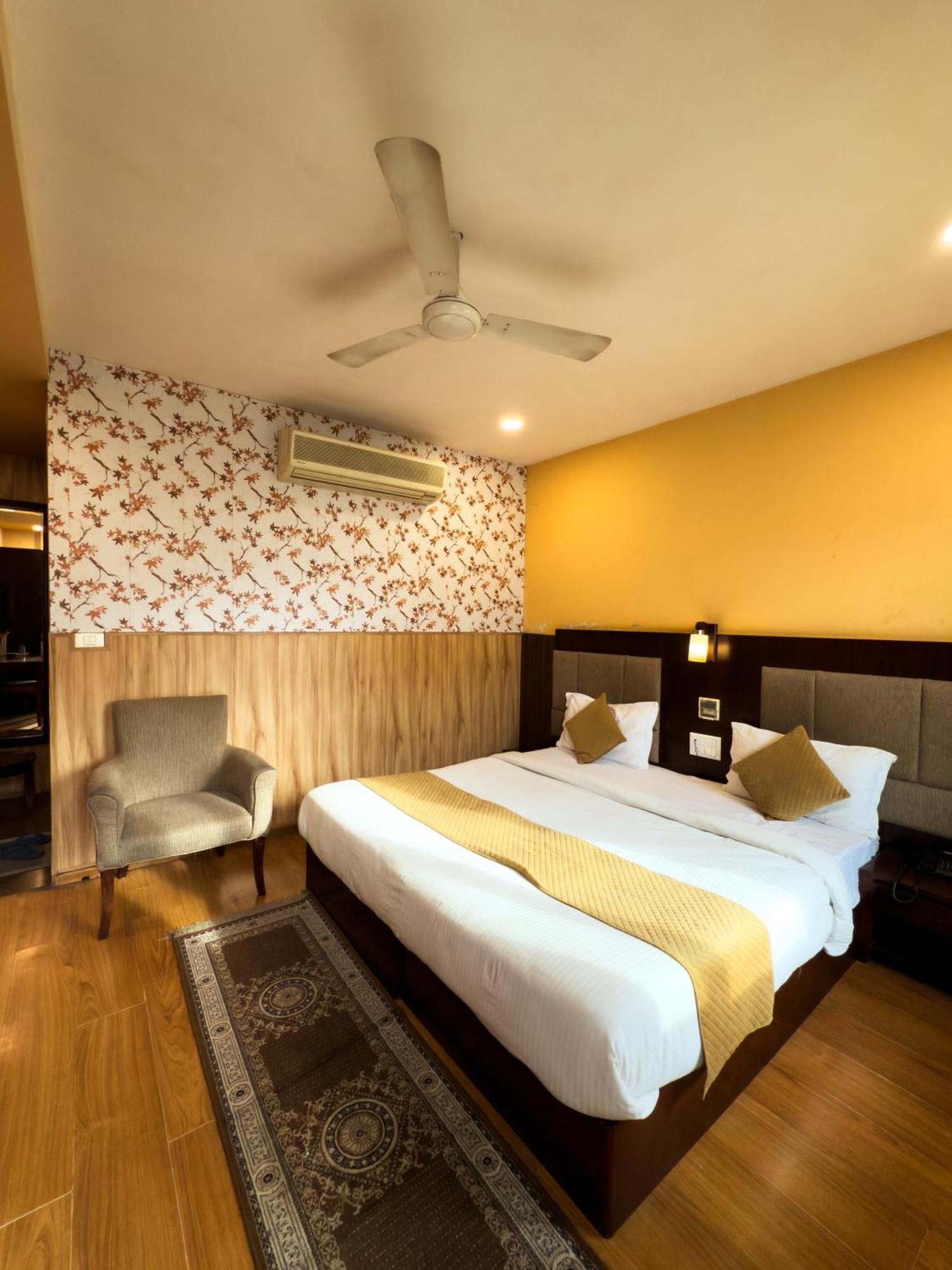 Hotel Royal Palm - A Budget Hotel In Udaipur Exteriör bild
