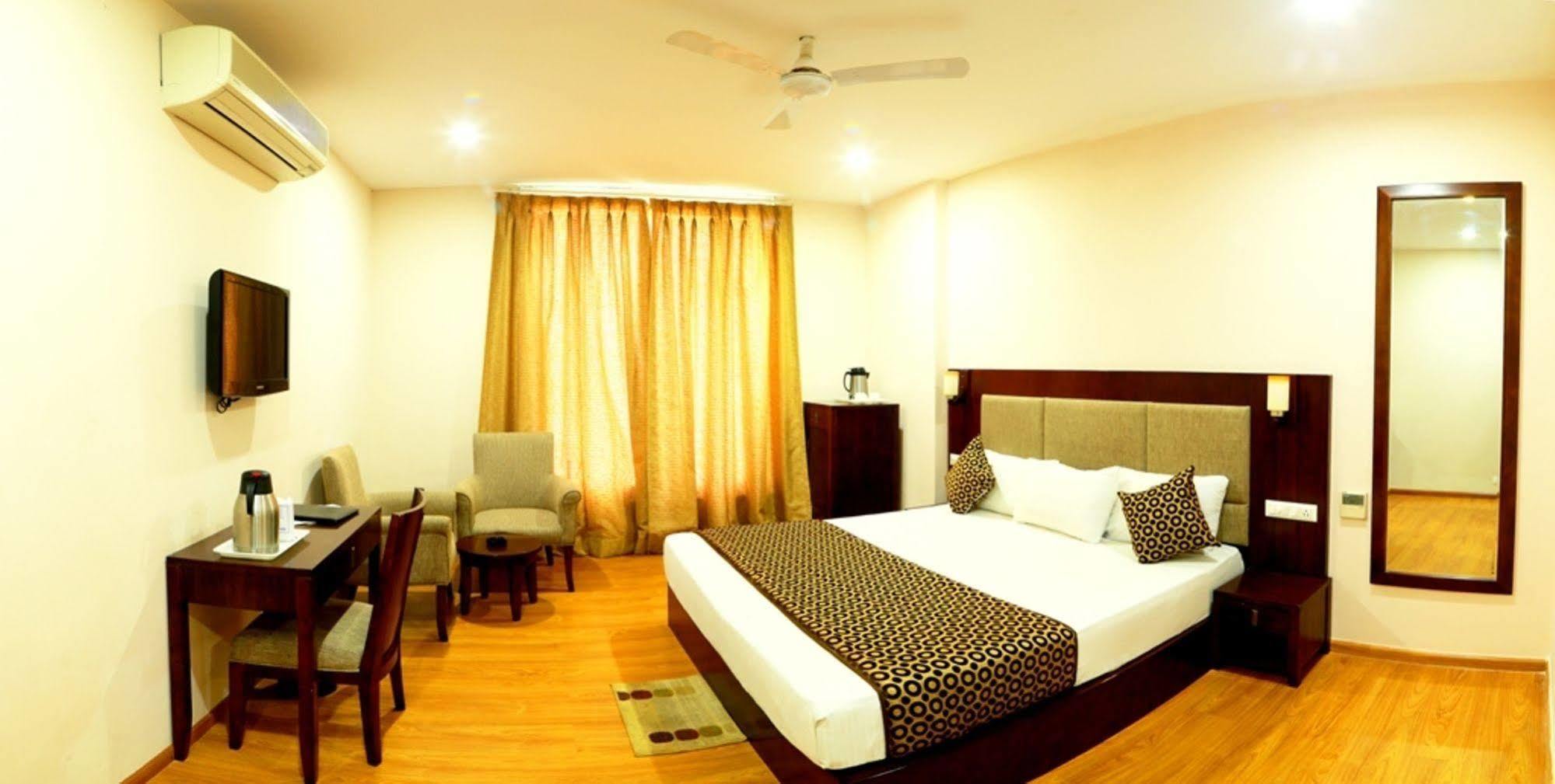 Hotel Royal Palm - A Budget Hotel In Udaipur Exteriör bild